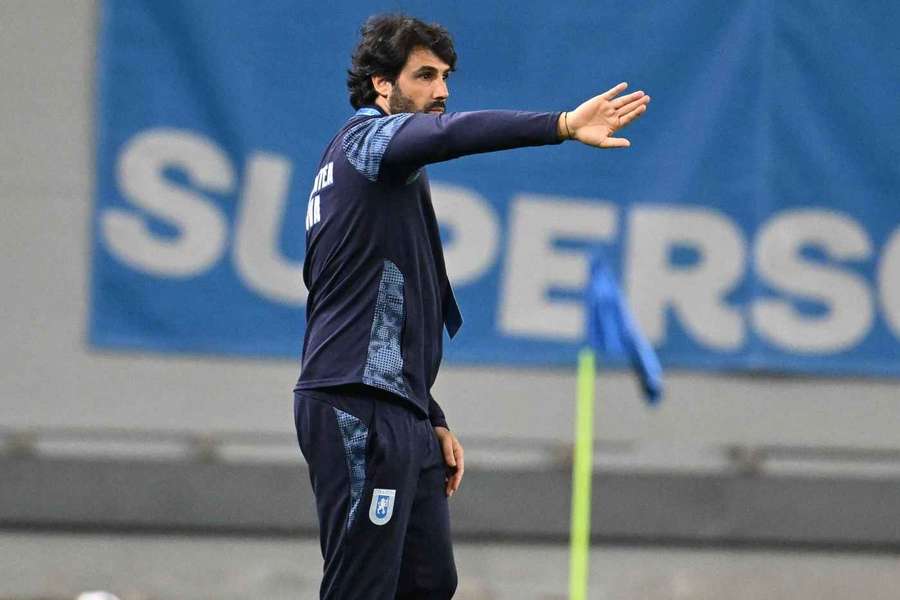 Arbitri din Suedia şi Italia la dubla dintre Universitatea Craiova şi Levski Sofia Arbitri din Suedia şi Italia la dubla dintre Universitatea Craiova şi Levski Sofia