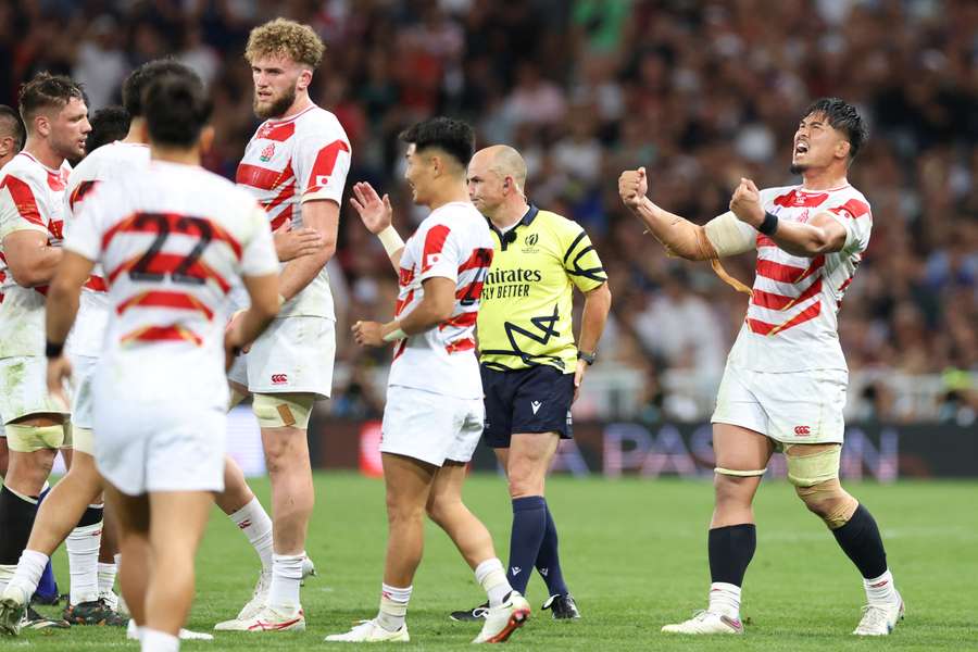 Japan viert feest na overwinning op Samoa