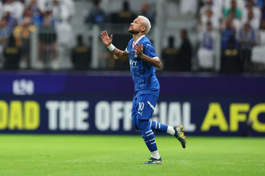 Neymar con la maglia dell'Al Hilal