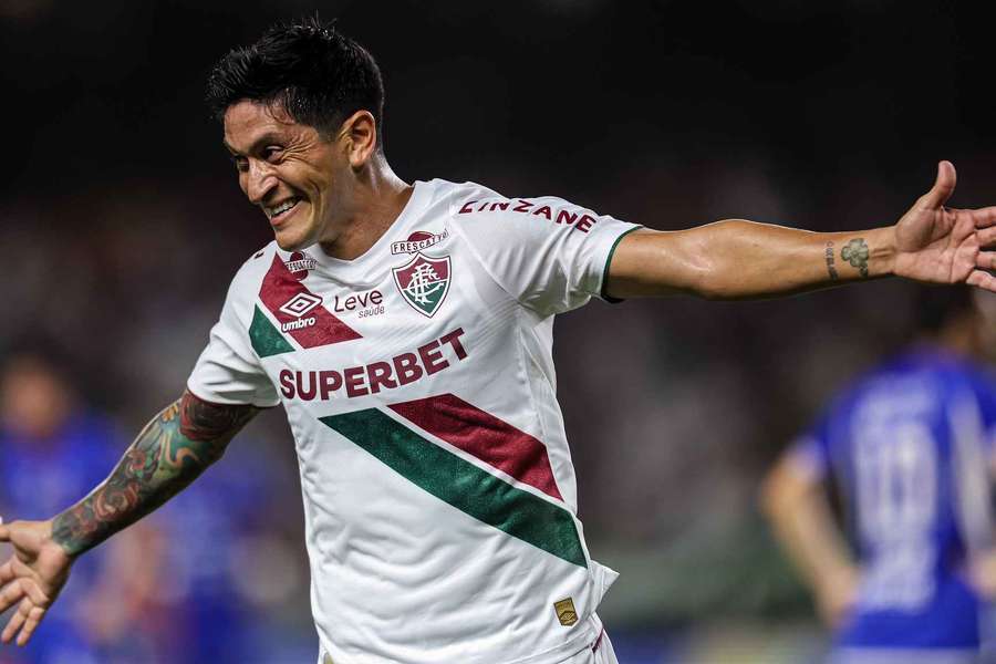 Cano mostrou eficiência nas oportunidades recebidas ainda no primeiro tempo