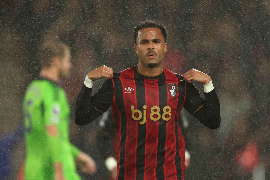 Justin Kluivert dal vítězný gól Bournemouthu v utkání s Fulhamem.