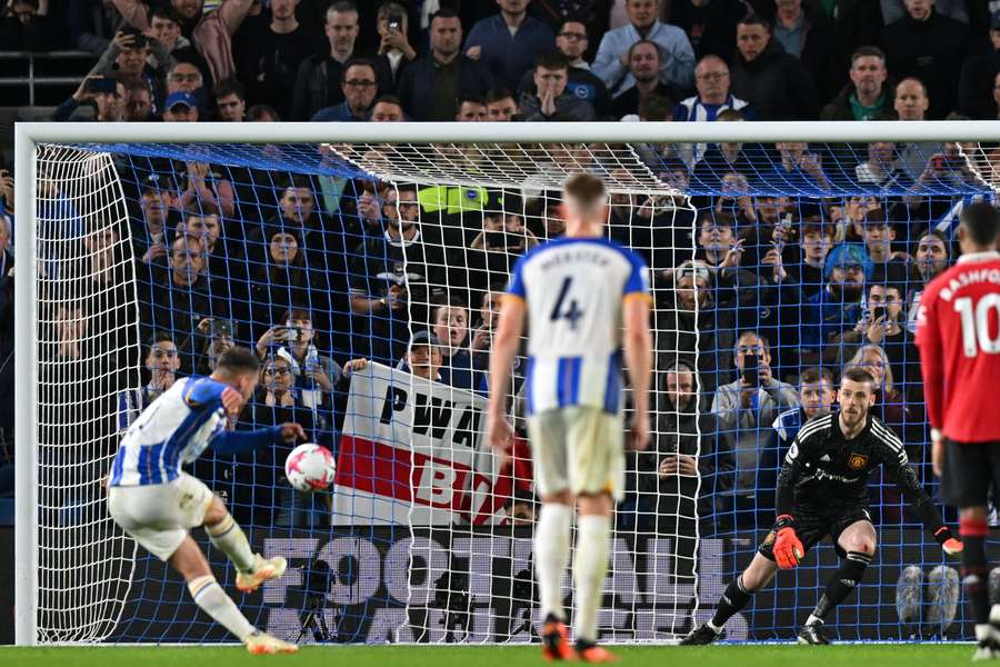 Alexis Mac Allister gives Brighton the lead from the penalty spot