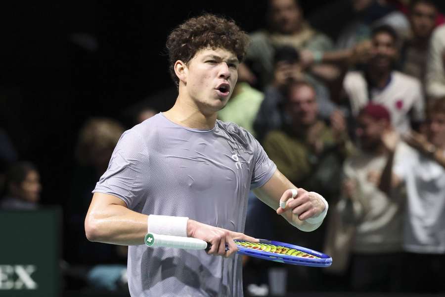 Ben Shelton, calificat în sferturile de finală ale turneului Paris Masters Ben Shelton, calificat în sferturile de finală ale turneului Paris Masters