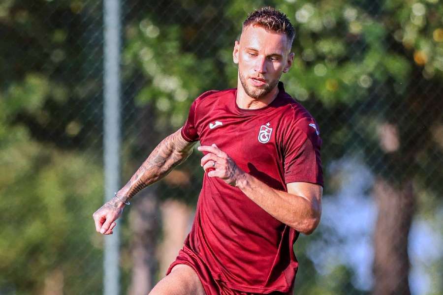 Denis Drăguș nu mai este jucătorul turcilor de la Trabzonspor Denis Drăguș nu mai este jucătorul turcilor de la Trabzonspor