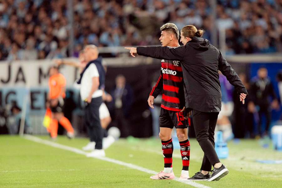 O Fla de Filipe Luís segurou os argentinos no Cilindro