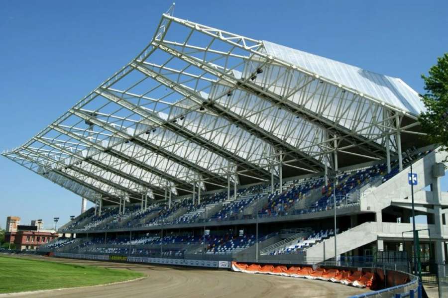 Główna trybuna stadionu przy Hetmańskiej w Rzeszowie
