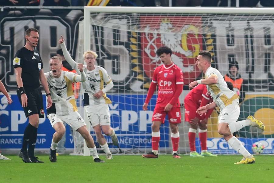 Derby ovládl domácí celek.