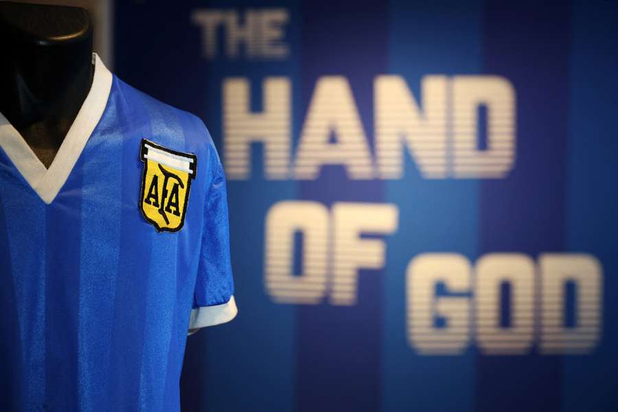 A camisa da Mão de Deus novamente estará em ação contra a Inglaterra