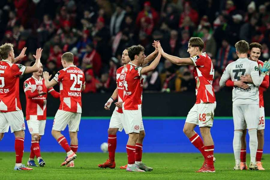 Mainz celebrate progressing Mainz celebrate progressing