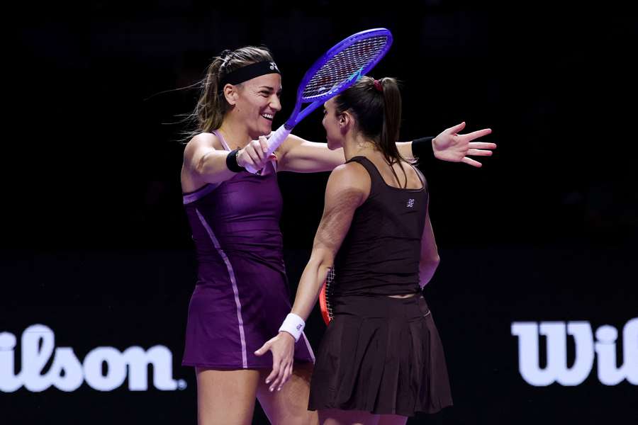 A paulistana (dir.) disputa final inédita ao lado da tricampeã do torneio