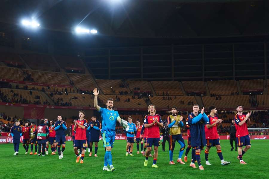 Los jugadores de España celebran su clasificación para el Mundial en La Cartuja