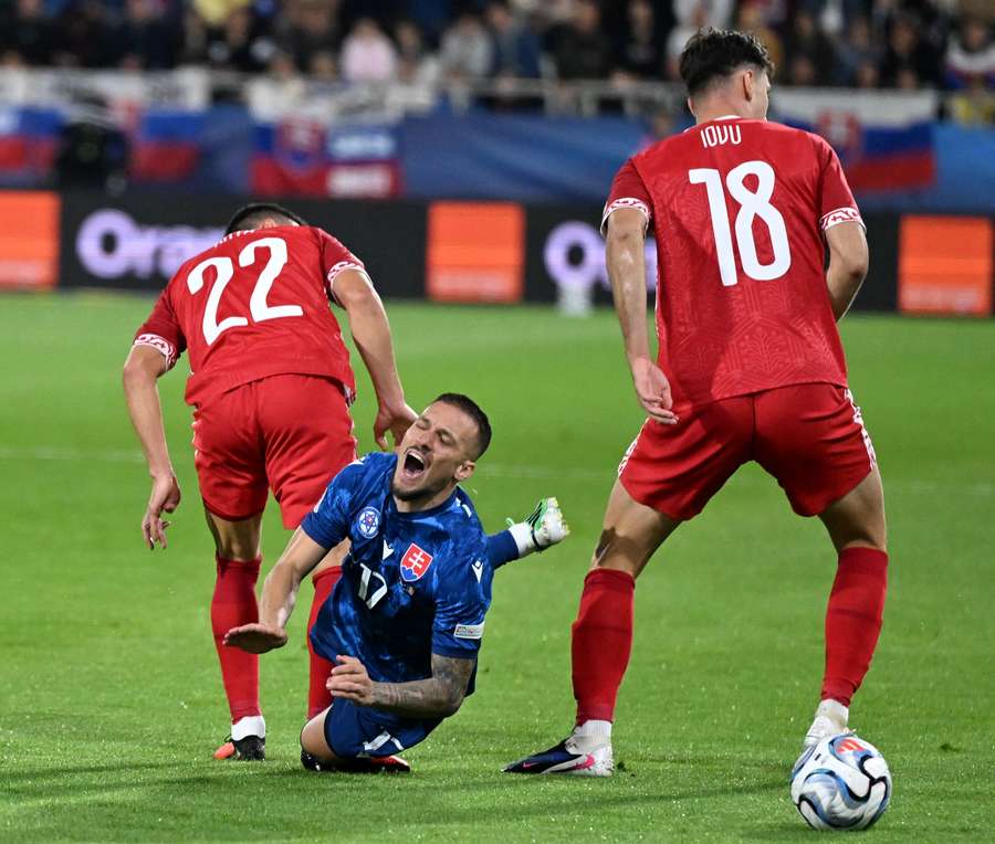 Po zákroku na Haraslína malo Slovensko k dispozícii penaltu. Po zákroku na Haraslína malo Slovensko k dispozícii penaltu.