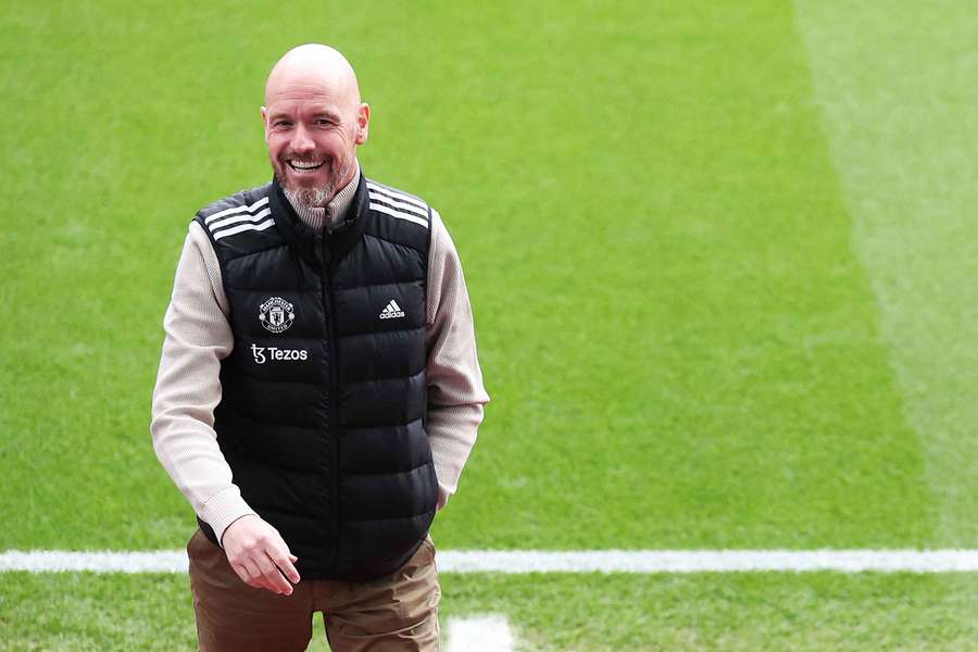 Erik ten Hag blijft naar verluidt voorlopig nog aan als Manchester United-trainer.