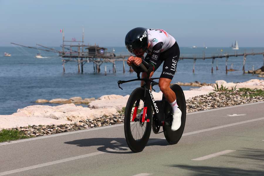 Almeida ficou a 29 segundos do vencedor Evenepoel