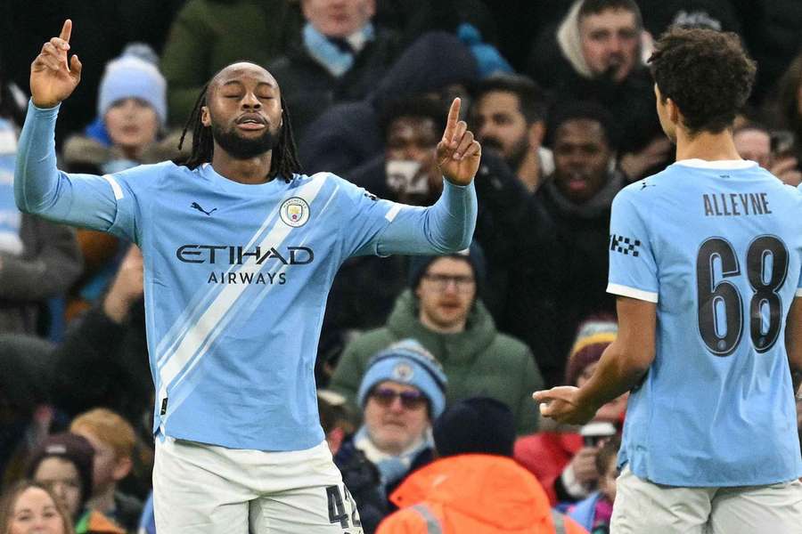 Semenyo fez gol e deu assistência em City 10x1 Exeter