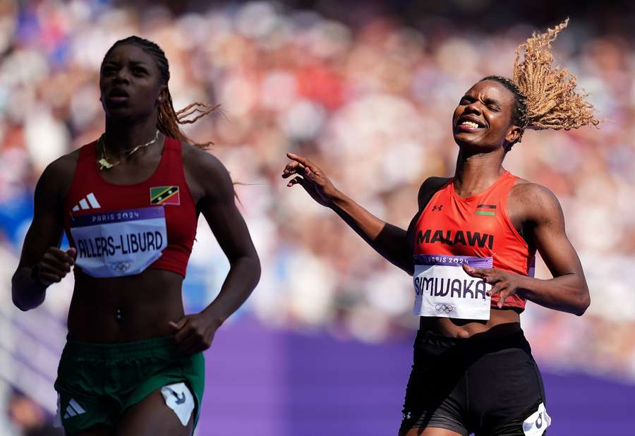 Asimenye Simwaka participe à la série des 100 m féminin lors des épreuves d'athlétisme des Jeux Olympiques de Paris 2024, à Paris, en France, le 2 août 2024.