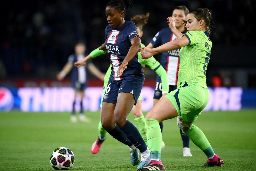 Wolfsburgo venceu em Paris com golo de penálti