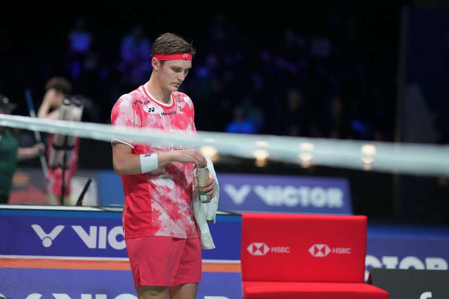 Denmark Open på hjemmebane i Odense blev en kort fornøjelse for Viktor Axelsen. 