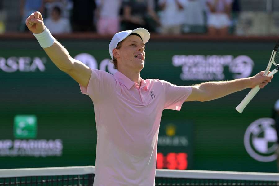 Medvedev peine mais passe contre Sakamoto à Miami, Sinner avance