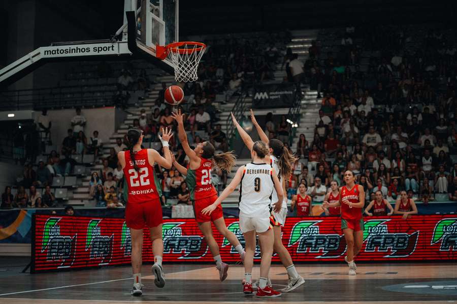 Portugal perdeu com a Bélgica por 91-75