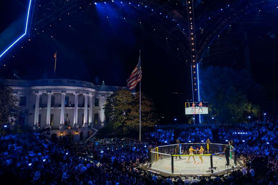 Niesamowita gala UFC w Białym Domu. Gaethje zszokował świat, Pereira brutalnie znokautowany Niesamowita gala UFC w Białym Domu. Gaethje zszokował świat, Pereira brutalnie znokautowany