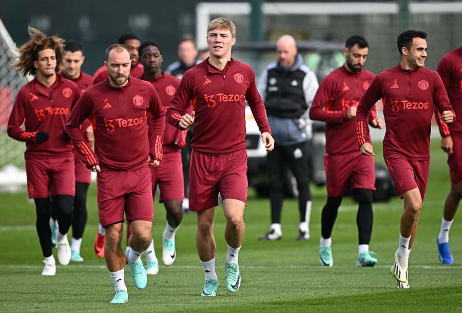 Rasmus Hojlund takes part in a training Man Utd session ahead of their trip to Copenhagen