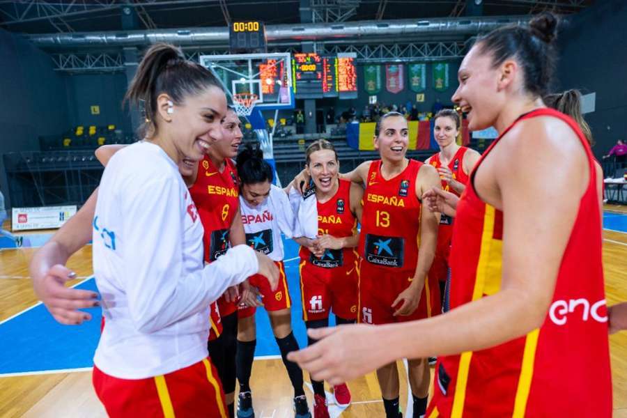 Las jugadoras españolas celebran la victoria ante Rumanía.