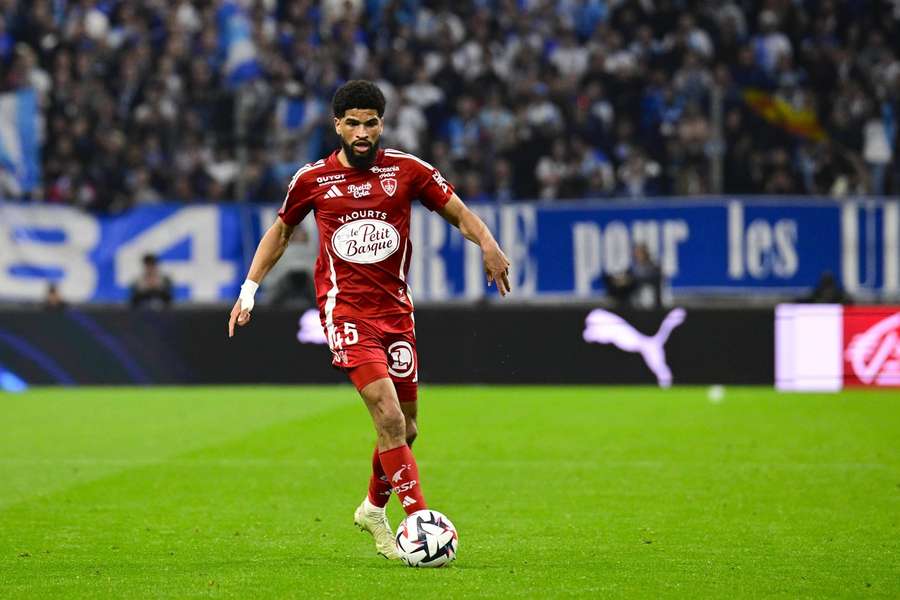 Mahdi Camara, médio do Brest, é alvo do Nice