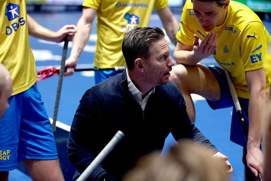 Niklas Norden na švédské střídačce. Niklas Norden na švédské střídačce.