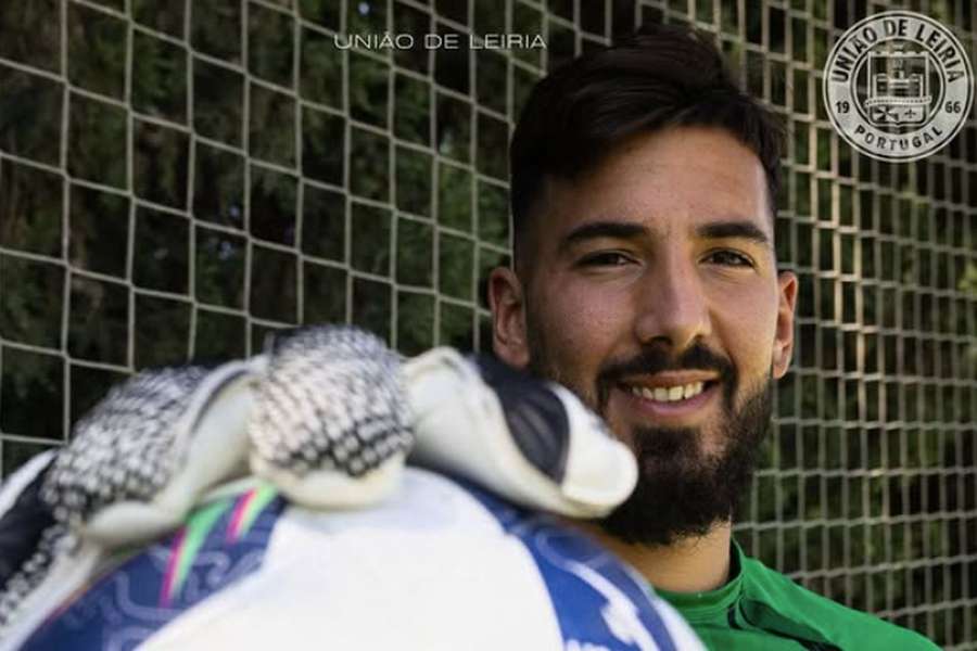 Salvi Carrasco assinou pela União de Leiria até 2027