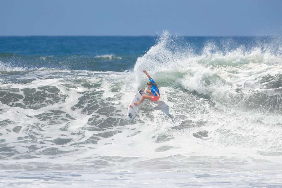 Francisca Veselko junta-se a Yolanda Hopkins na elite do surf mundial