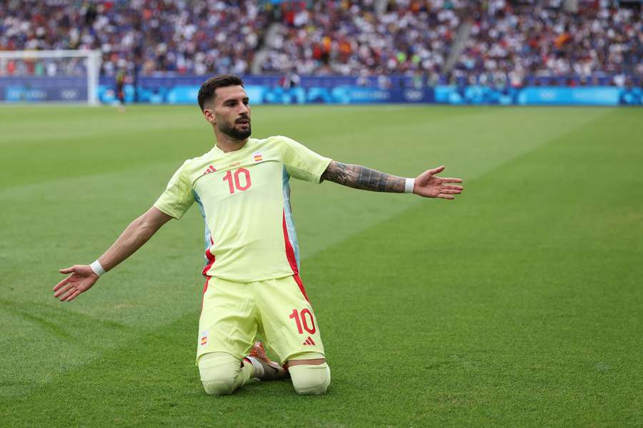 Baena comemora seu gol contra a França na final olímpica