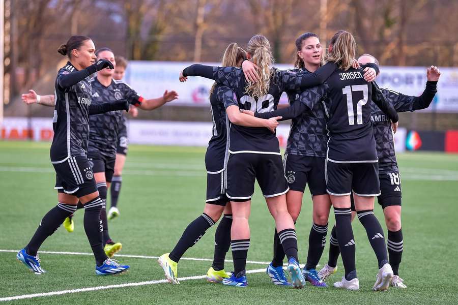 Blijdschap bij Ajax na de 0-1