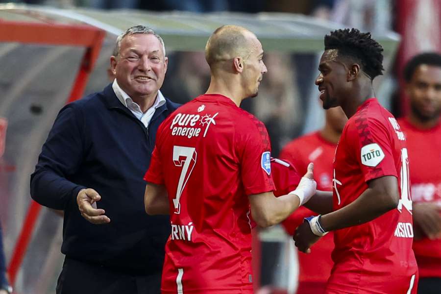 FC Twente is niet van plan zich zondag tegen Ajax te sparen voor de play-offs om Europees voetbal