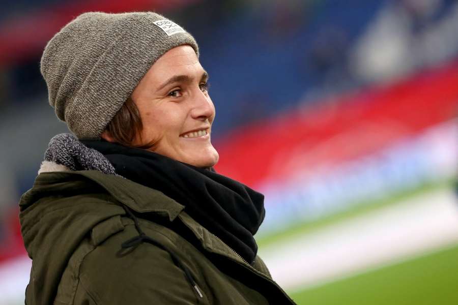 Nadine Angerer mudou de lado e agora reencontra a Alemanha