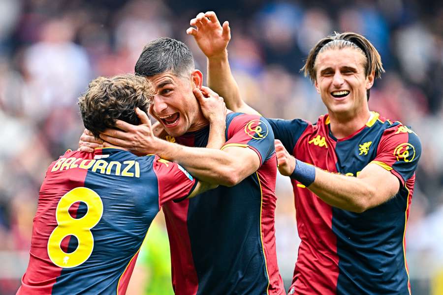 A alegria de Malinovskyi no golo do Génova