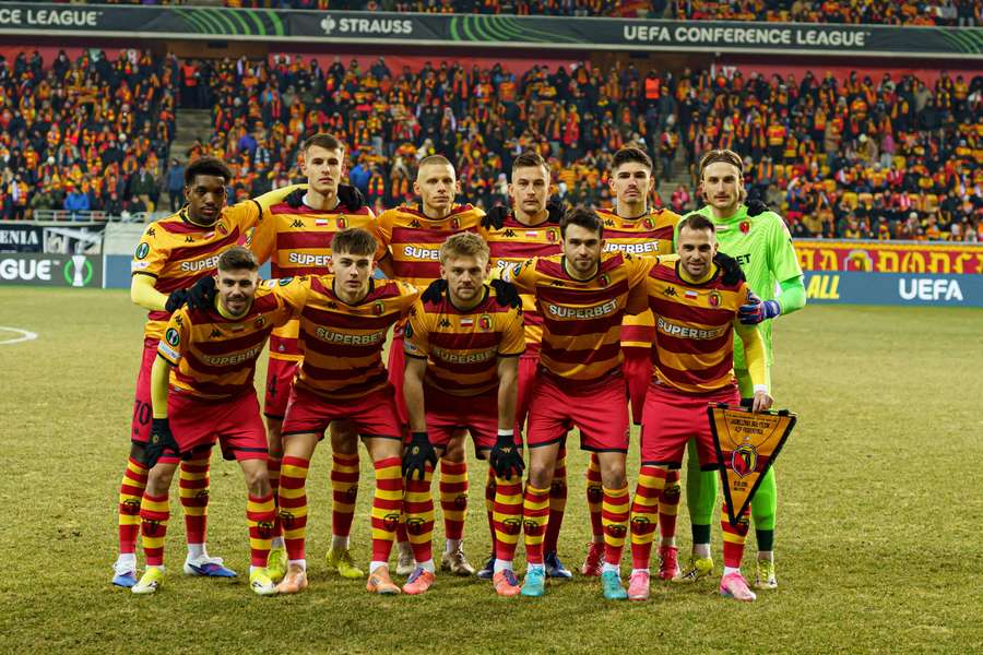 Jagiellonia z Radomiakiem zagra eksperymentalnie w obronie Jagiellonia z Radomiakiem zagra eksperymentalnie w obronie