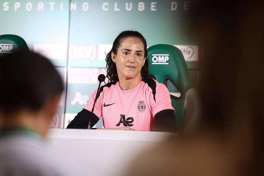 Hannah Seabert tem sido titular na baliza leonina