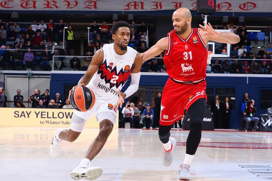 Shields contro Simmons