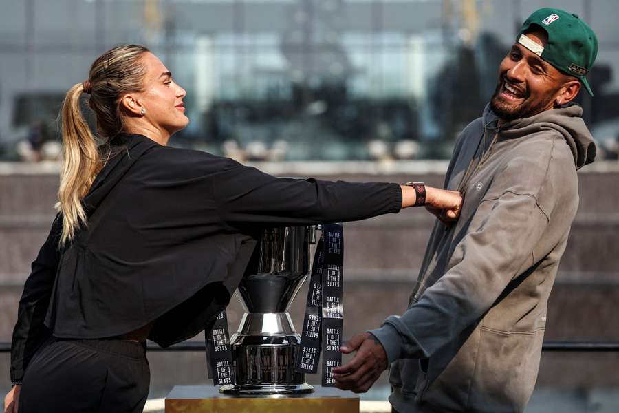 Aryna e Nick na promoção do evento em Dubai