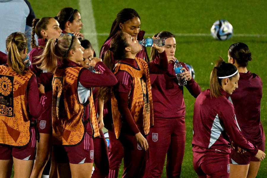 Jogadoras da Espanha realizam treinamento antes das oitavas de final