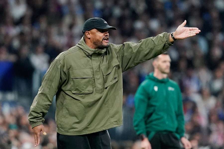 Vincent Kompany giving orders on the touchline