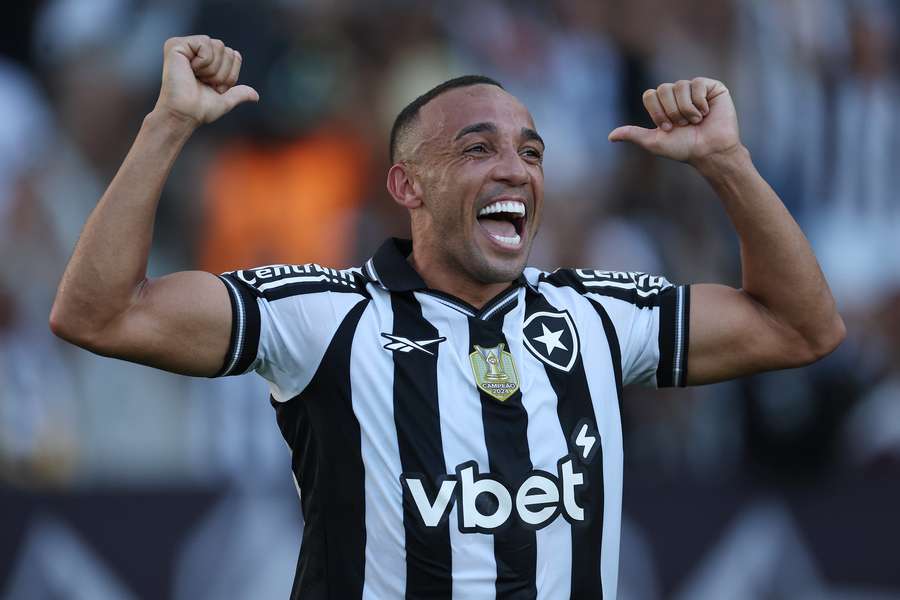 Marçal comemora o terceiro gol do Botafogo Marçal comemora o terceiro gol do Botafogo