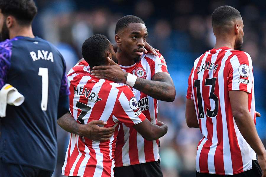 Brentford´s Ivan Toney lavede to mål i i 2-1 sejren ude mod Manchester City