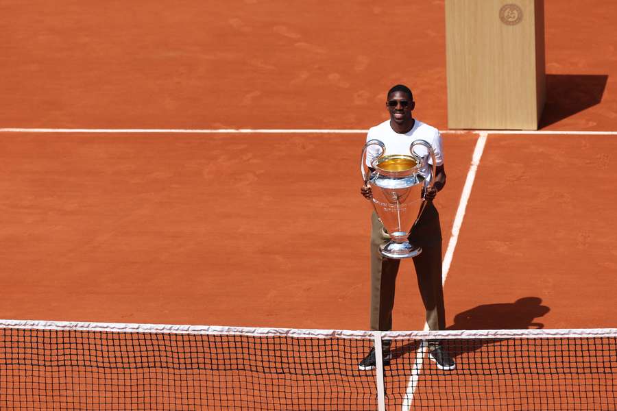 Ousmane Dembélé ce lundi à Roland-Garros. Ousmane Dembélé ce lundi à Roland-Garros.