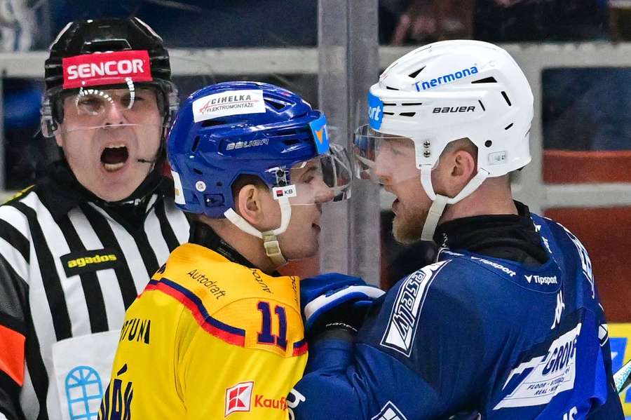 V závěrečném zápase série mezi Motorem a Kometou se hrálo bez vyloučení. V závěrečném zápase série mezi Motorem a Kometou se hrálo bez vyloučení.