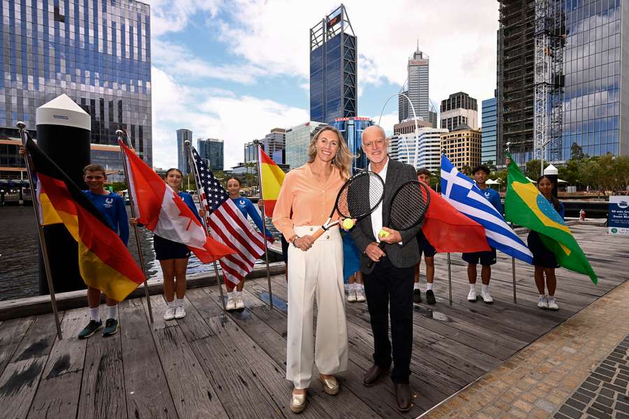 Alicia Molik en John Fitzgerald tijdens de loting in Perth