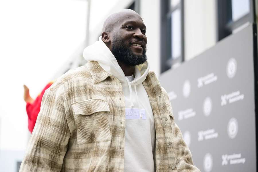 Lukaku pops up at Antwerp training HQ as Napoli wait for news Lukaku pops up at Antwerp training HQ as Napoli wait for news