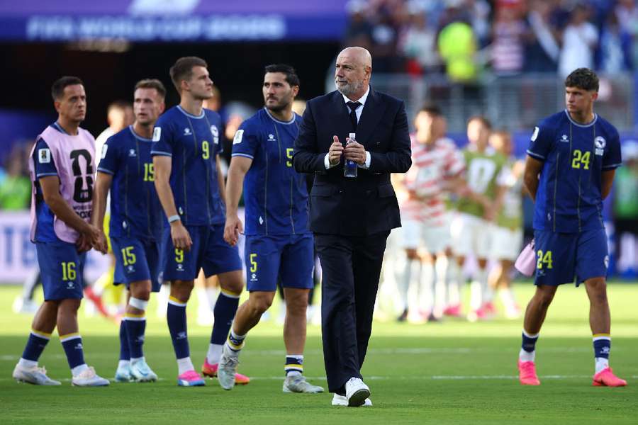 Bosnia & Herzegovina coach Sergej Barbarez applauds fans