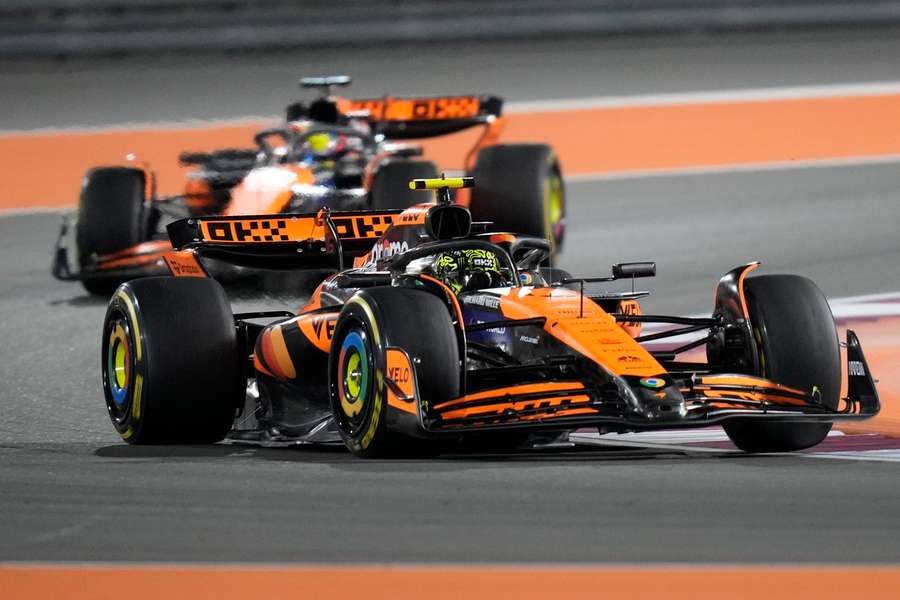 Šprint F1 v Katare ovládol tím McLaren. Šprint F1 v Katare ovládol tím McLaren.